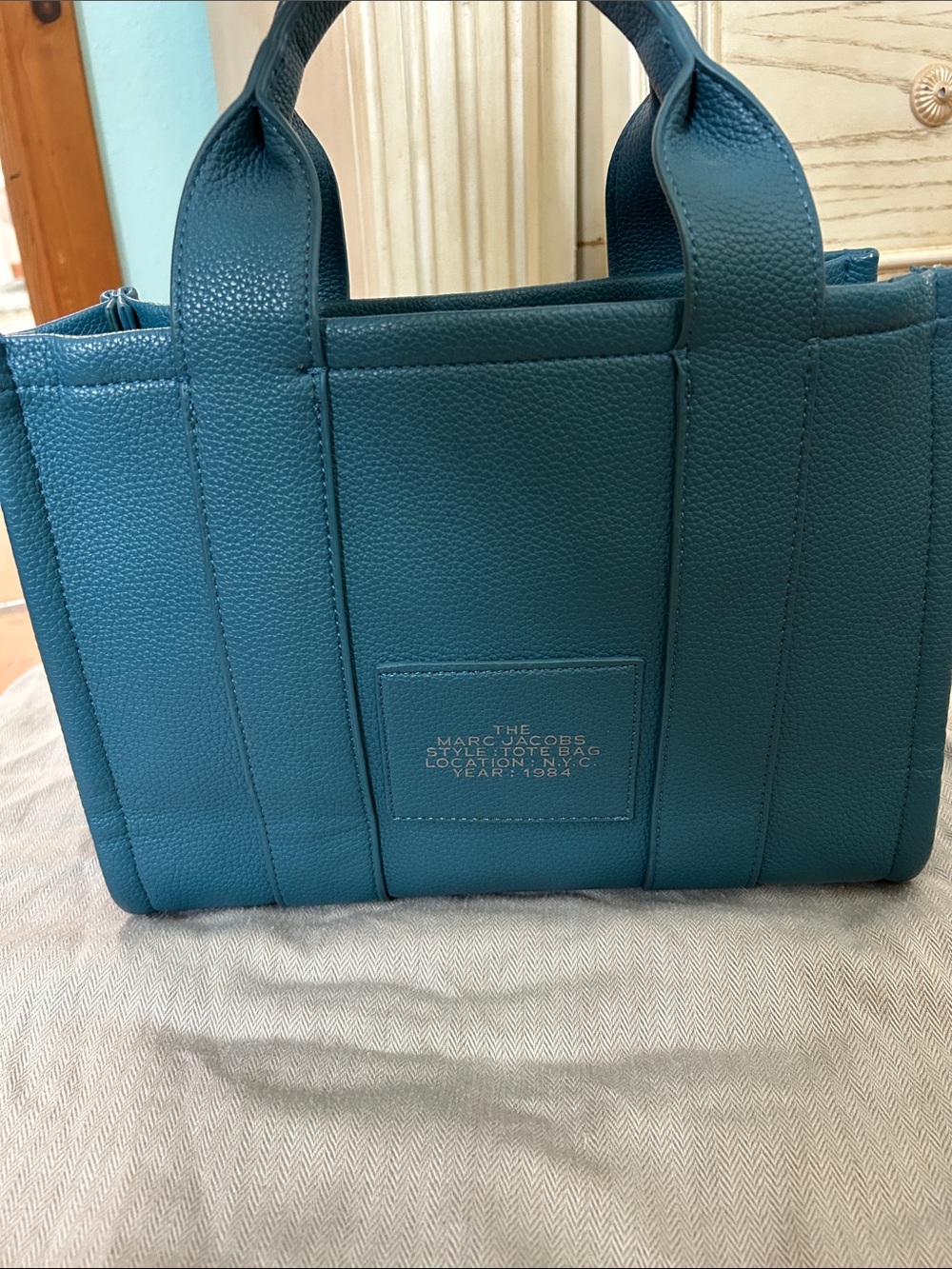 Marc Jacobs Teal Pebbled Leather Logo Tote - Picture 4 of 8